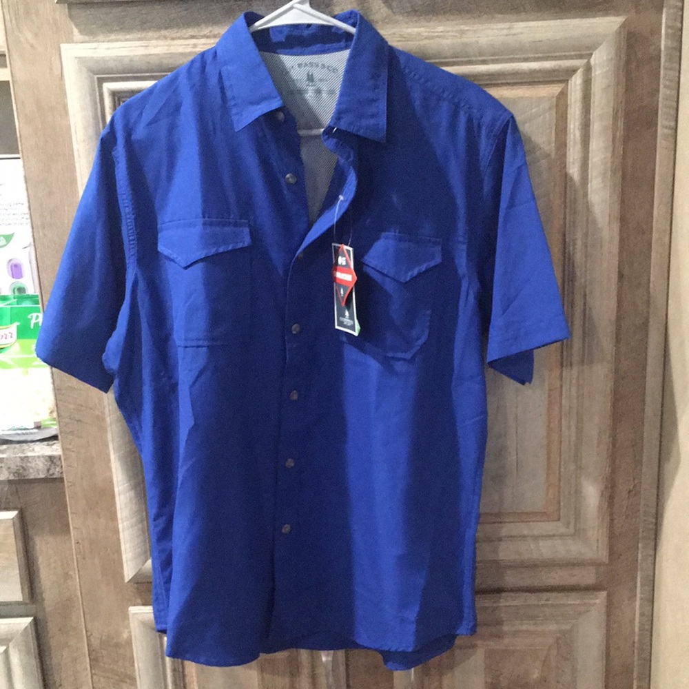 New With Tags Fishing Sport Shirt (Size Medium)